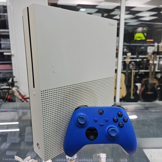 8-8-74337-2-Consola Xbox One S 1Tb