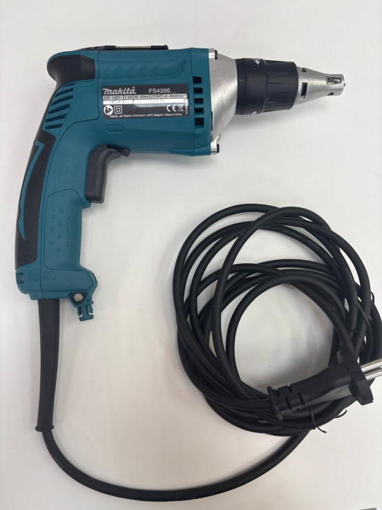 1-1-262567-2-Taladro Electrico Makita 4000 Fs4200 570W