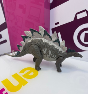 9-9-74062-1-Juguete Cine Y TV Jurassic World Estegosaurus