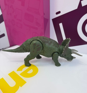 9-9-74063-1-Juguete Cine y TV Jurassic world Triceraptors