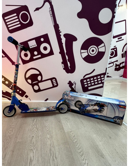 9-9-74060-1-Bebé Y Juguetes Patinete Marvel Avengers