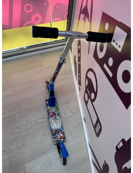 9-9-74060-2-Bebé Y Juguetes Patinete Marvel Avengers