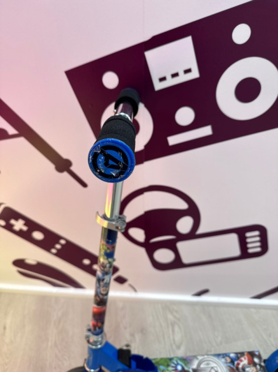 9-9-74060-3-Bebé Y Juguetes Patinete Marvel Avengers