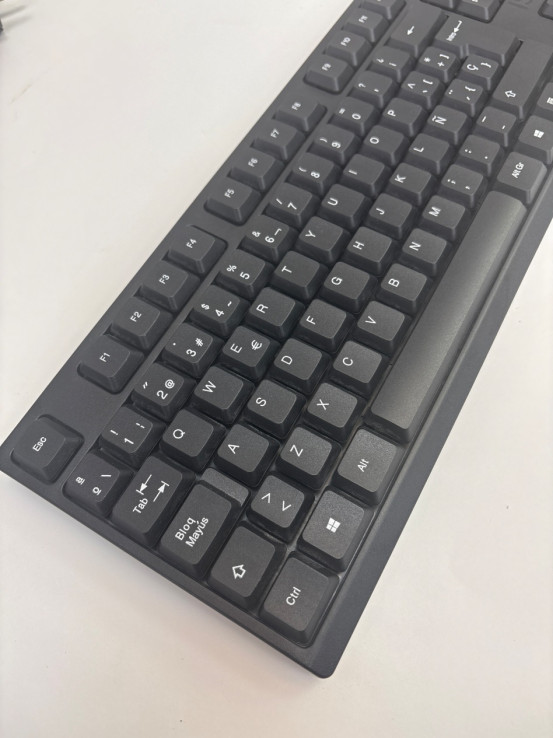 1-1-266162-2-Teclado Alfanumérico Isy Negro Inalambrico