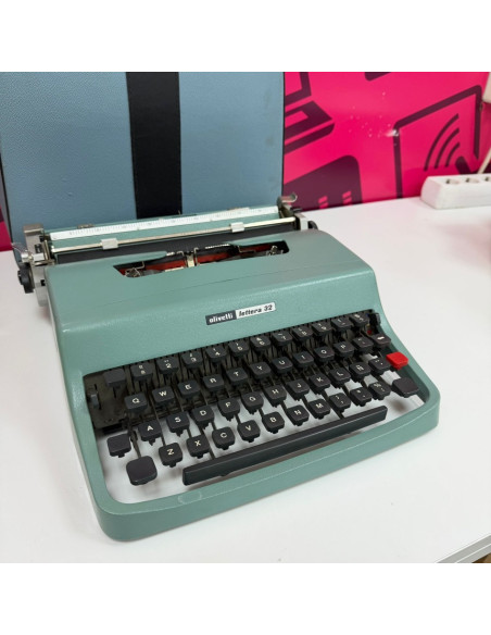 7-7-83244-3-Artículo Escritorio Maquina De Escribir Oliveti Lettera 32