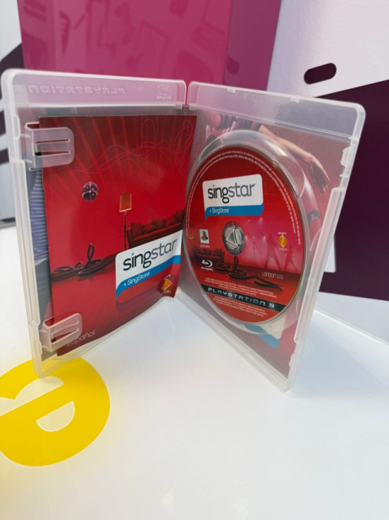 9-9-74030-3-Videojuego PS3 Singstar