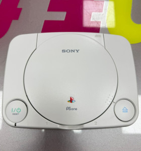 7-7-81709-1-Consola PS1 One 