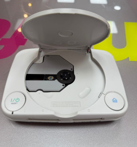7-7-81709-1-Consola PS1 One  2