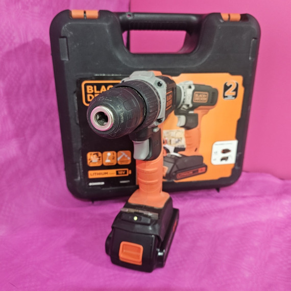 8-8-67152-3-Taladro A Bateria Black Decker BCD003C2K (sin Cargador)