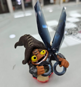 8-8-74363-1-Juguetes Skylander short cut