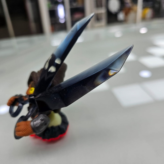 8-8-74363-2-Juguetes Skylander short cut