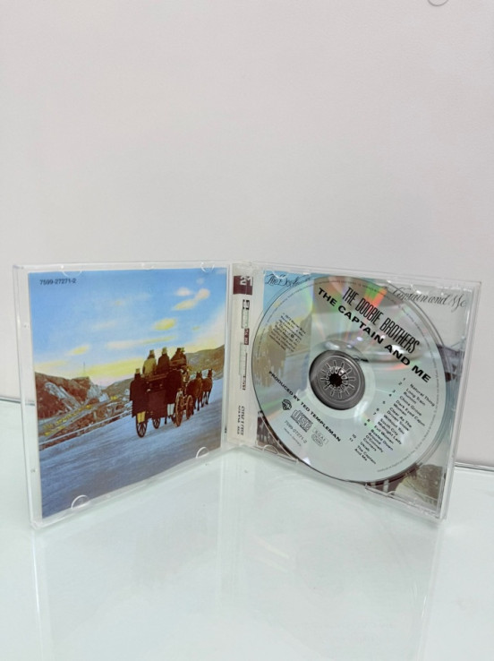 8-8-74381-2-CD THE DOOBIE BROTHERS