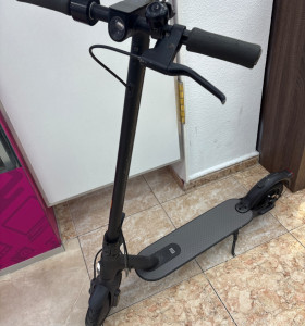 1-1-264703-1-Patinete electrico Xiaomi Scooter Essential 5.305 kilometros.