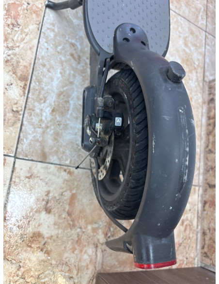 1-1-264703-3-Patinete electrico Xiaomi Scooter Essential 5.305 kilometros.