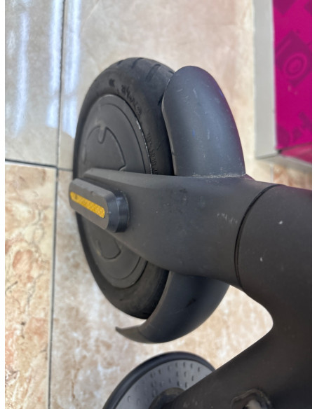 1-1-264703-5-Patinete electrico Xiaomi Scooter Essential 5.305 kilometros.