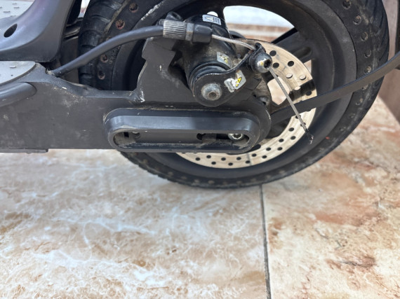 1-1-264703-6-Patinete electrico Xiaomi Scooter Essential 5.305 kilometros.