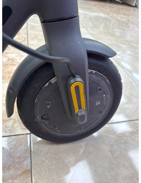 1-1-264703-8-Patinete electrico Xiaomi Scooter Essential 5.305 kilometros.