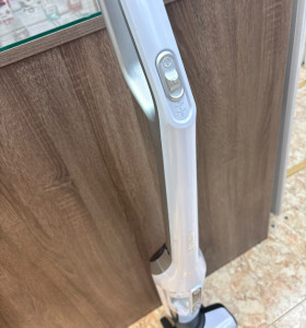 1-1-266446-1-Aspirador Escoba Bosch 25.2V Blanco 2