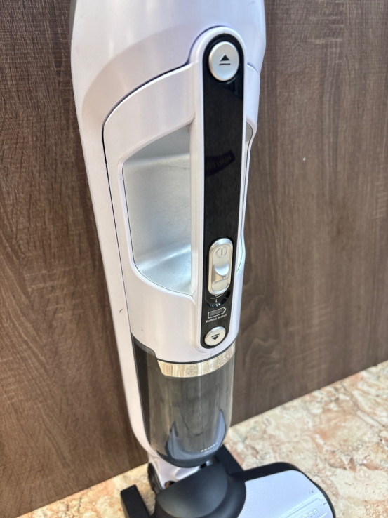 1-1-266446-4-Aspirador Escoba Bosch 25.2V Blanco