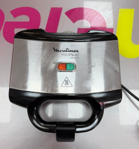 7-1-266839-1-Sandwichera Moulinex 700W
