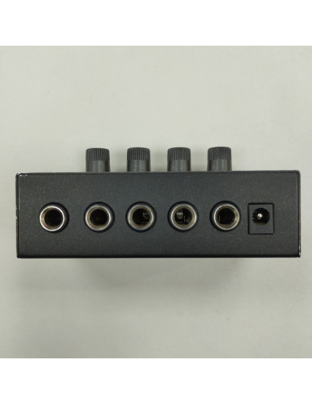 6-6-165890-2-Amplificador Auriculares Behringer HA400