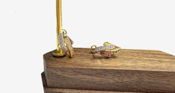 7-1-260929-5-Pendientes con piedras de oro bicolor 18K, L 1.5cm