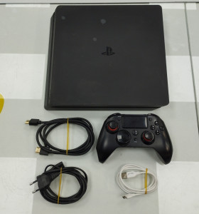 6-6-165877-1-Consola PS4 Slim 1t