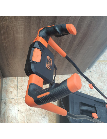 1-1-267121-4-Cortacesped Black And Decker 32Cm