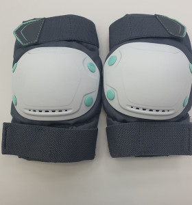 1-1-266812-1-Protecciones Patinaje Rodilla Gris Blanco