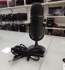 6-6-165870-1-Microfono Razer Seiren V2 Pro 2