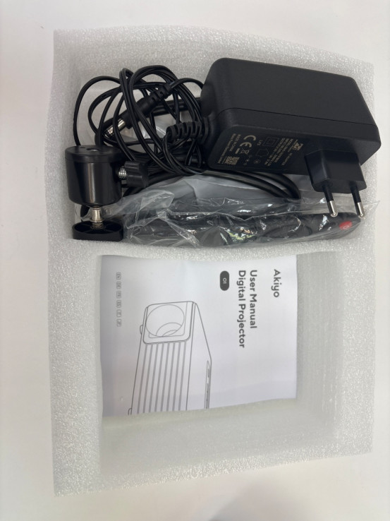 1-1-267162-3-Mini Proyector Miniproyector AKIYO O1 Full HD 1080p 