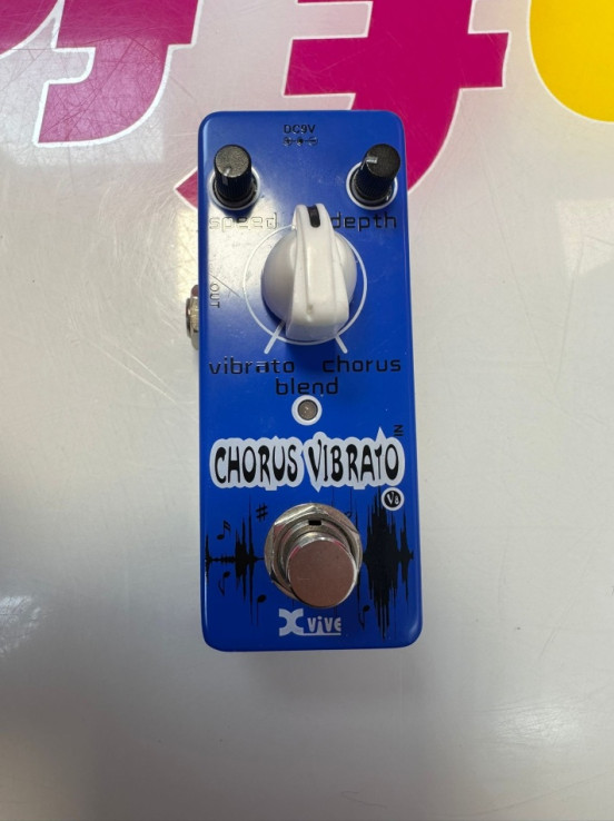 9-9-74317-2-Pedal Efectos Xvive Chorus Vibrato