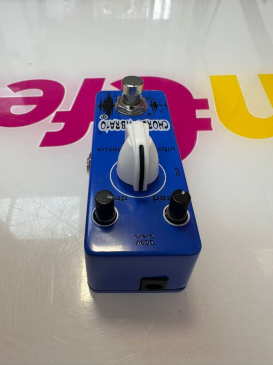 9-9-74317-5-Pedal Efectos Xvive Chorus Vibrato
