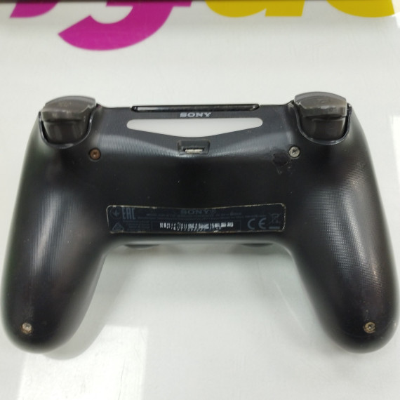 6-6-165873-5-Consola PS4 Slim 500
