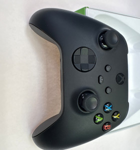 1-1-267254-1-Mando Xbox Series S X Negro Original 2