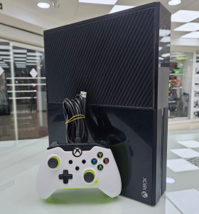 8-8-74793-1-Consola Xbox One 365gb 1540