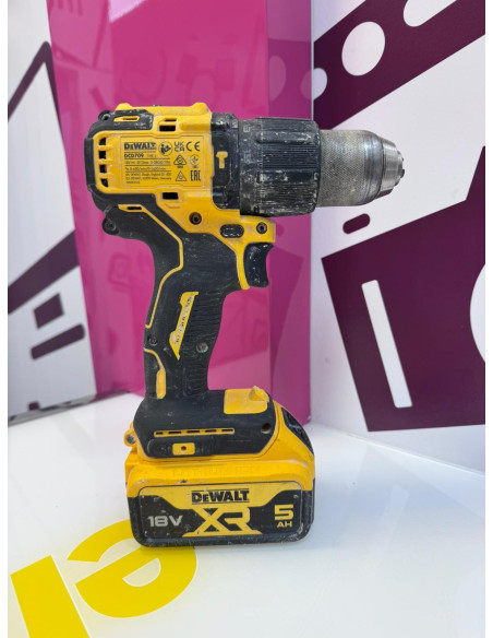 9-9-74239-2-Taladro A Bateria dewalt dcd709