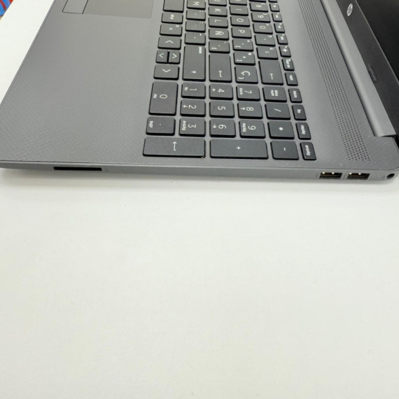 8-8-72652-4-Ordenador Portátil HP 255 G9 AMD 3020e Radeon 8Gb Ram 256gb Radeon SSD Radeon Graphics Windows 11 