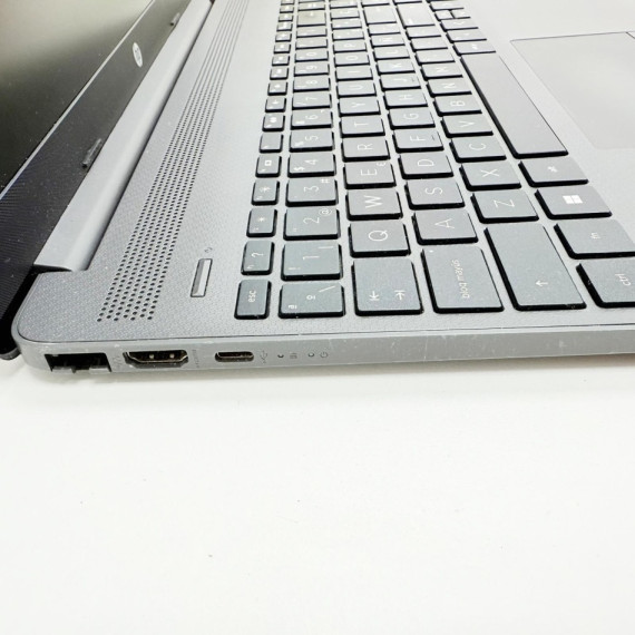 8-8-72652-12-Ordenador Portátil HP 255 G9 AMD 3020e Radeon 8Gb Ram 256gb Radeon SSD Radeon Graphics Windows 11