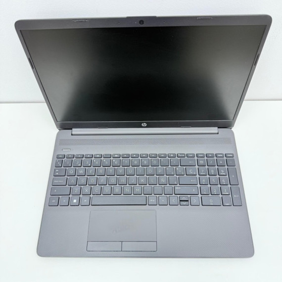 8-8-72652-13-Ordenador Portátil HP 255 G9 AMD 3020e Radeon 8Gb Ram 256gb Radeon SSD Radeon Graphics Windows 11