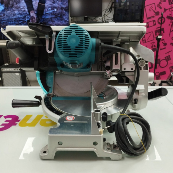 6-6-165932-4-Ingletadora Makita LH1040F