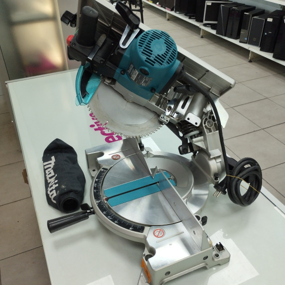 6-6-165932-5-Ingletadora Makita LH1040F