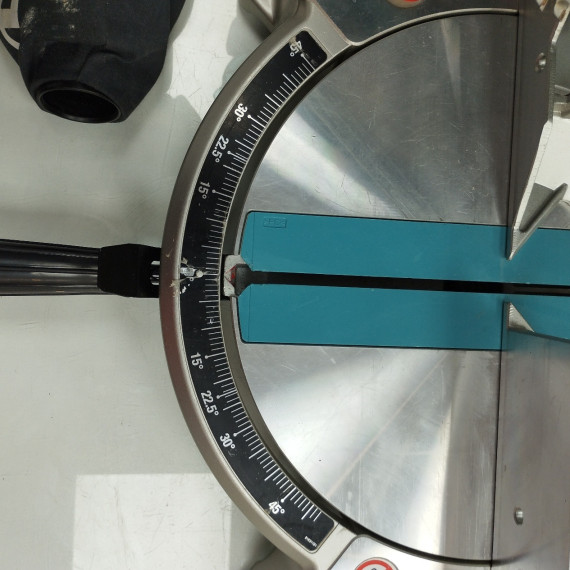 6-6-165932-7-Ingletadora Makita LH1040F