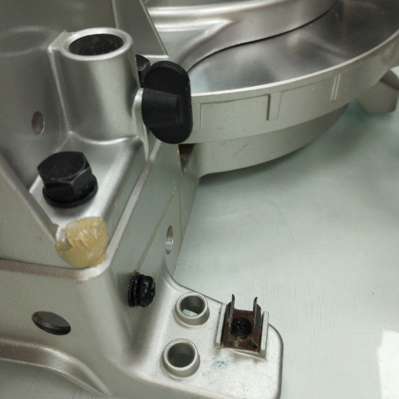 6-6-165932-9-Ingletadora Makita LH1040F