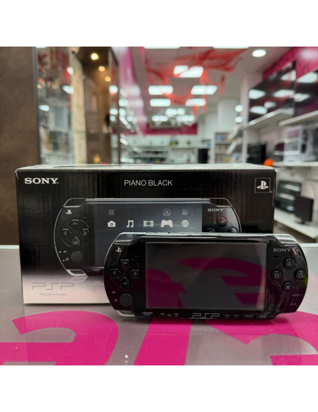 7-7-82850-1-Consola PSP 2004 con caja