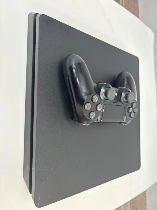 1-1-267300-2-Consola PS4 Slim 1T Negra