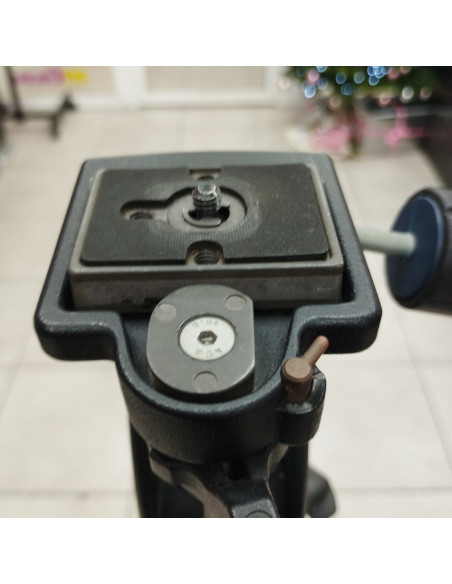 6-6-166033-6-Tripode Manfrotto 141rc