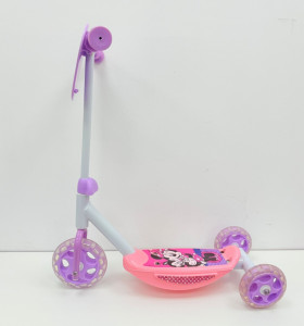 8-8-74870-1-Patinete Minnie Mouse 2