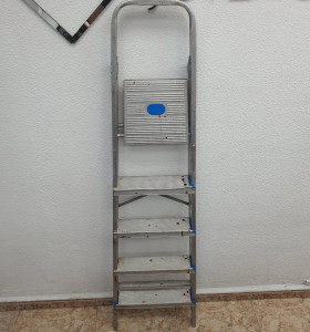 1-1-267122-1-Escalera Aluminio 5 Peldaños 2