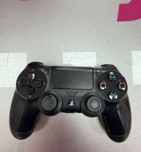 7-7-83817-1-Consola PS4 Fat 1 TB 2